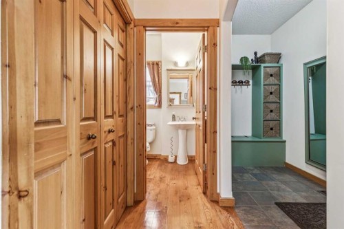 122 Hidden Creek Heights Nw, Calgary, AB 