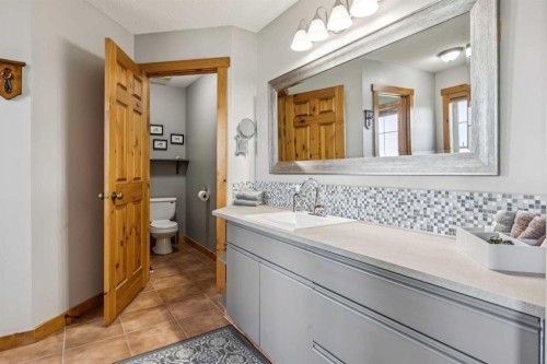 122 Hidden Creek Heights Nw, Calgary, AB 