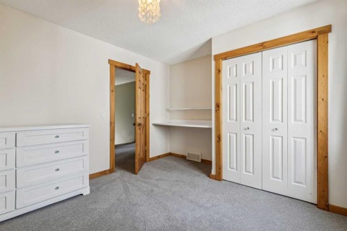 122 Hidden Creek Heights Nw, Calgary, AB 