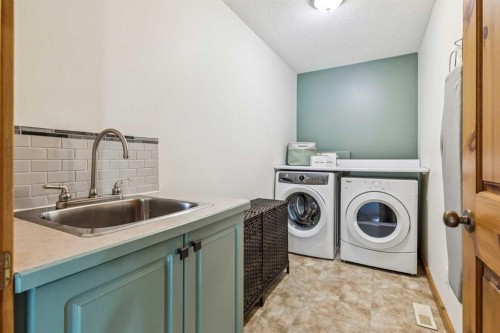 122 Hidden Creek Heights Nw, Calgary, AB 