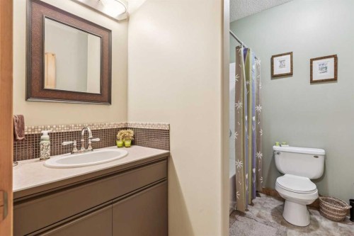 122 Hidden Creek Heights Nw, Calgary, AB 
