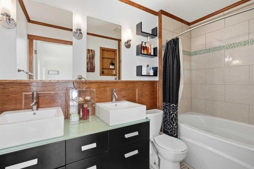 219 Schooner Close Nw, Calgary, AB 
