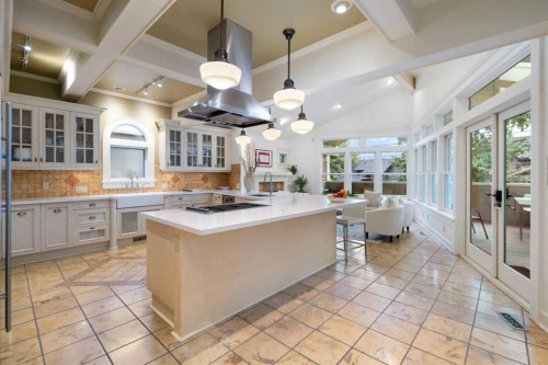 342 Superior Avenue Sw, Calgary, AB 