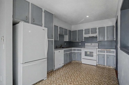 2444 Woodview Drive Sw, Calgary, AB 