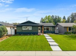 10832 Mapleford Road SE Calgary, AB T2J 1X8