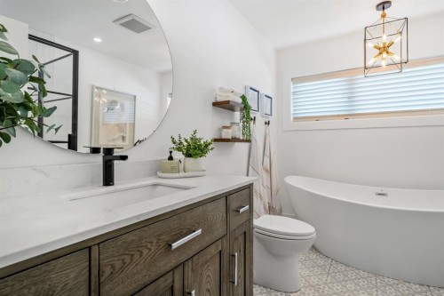 10832 Mapleford Road Se, Calgary, AB 