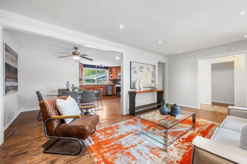 839 Lake Twintree Crescent Se, Calgary, AB 