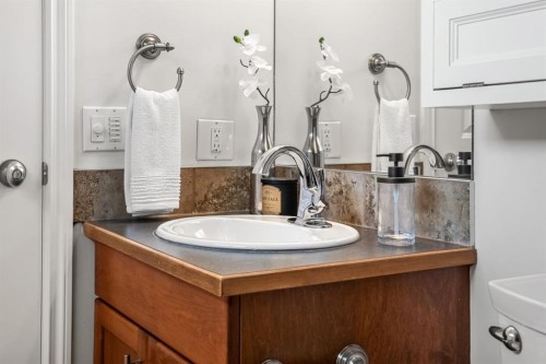839 Lake Twintree Crescent Se, Calgary, AB 
