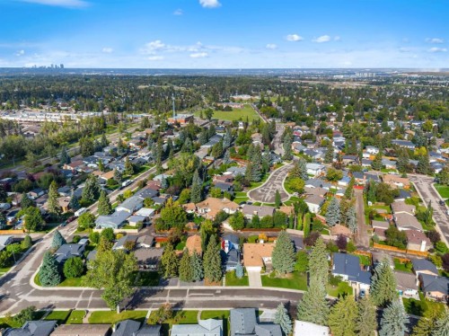 839 Lake Twintree Crescent Se, Calgary, AB 