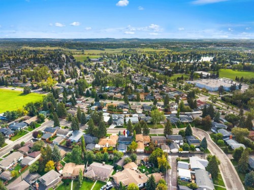 839 Lake Twintree Crescent Se, Calgary, AB 
