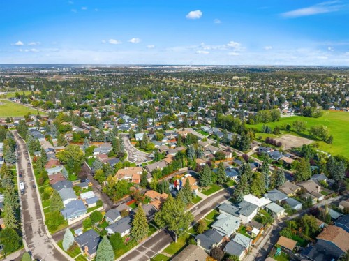 839 Lake Twintree Crescent Se, Calgary, AB 
