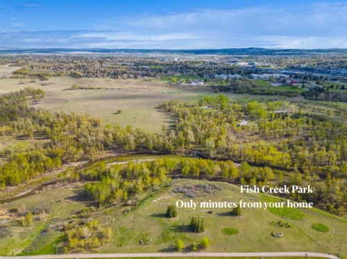 839 Lake Twintree Crescent Se, Calgary, AB 