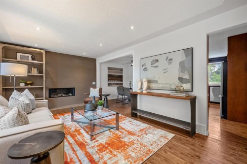 839 Lake Twintree Crescent Se, Calgary, AB 