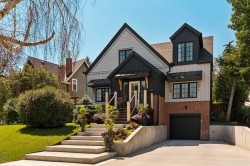 1633 Shelbourne Street SW Calgary, AB T3C 2L2