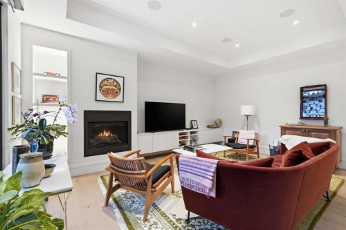 2407 31 Avenue Sw, Calgary, AB 