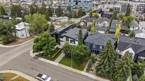2407 31 Avenue Sw, Calgary, AB 