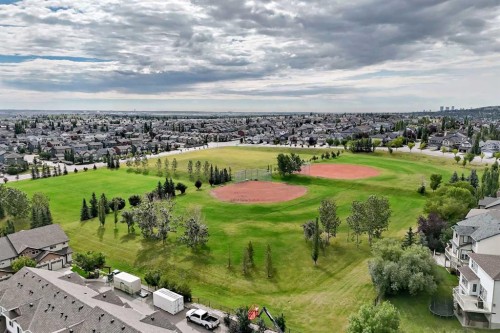 152 Pantego Lane Nw, Calgary, AB 