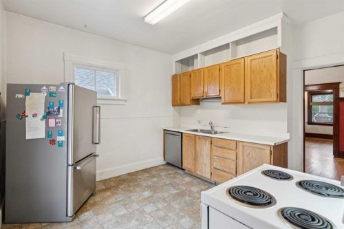 2003 26A Street Sw, Calgary, AB 