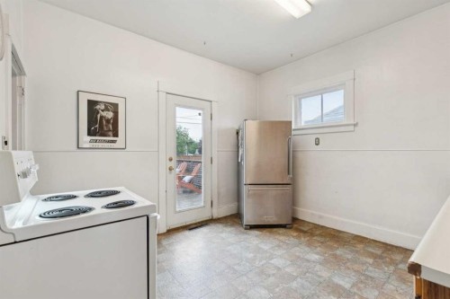 2003 26A Street Sw, Calgary, AB 