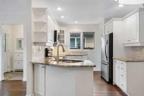 6326 37 Street Sw, Calgary, AB 