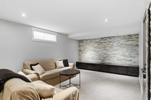 72 Sunlake Road Se, Calgary, AB 