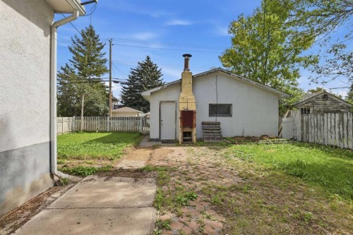 3520 Centre Street North, Calgary, AB 