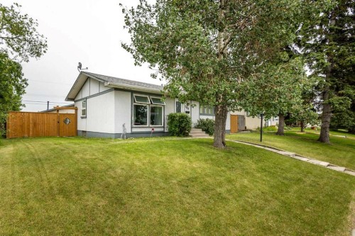 100 Marbrooke Circle Ne, Calgary, AB 