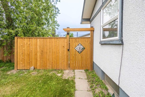 100 Marbrooke Circle Ne, Calgary, AB 
