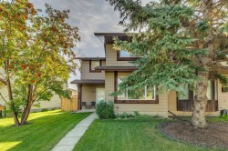 558 Strathcona Drive SW Calgary, AB T3H 1K3