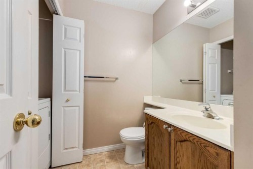 109 Hidden Creek Gardens Nw, Calgary, AB 