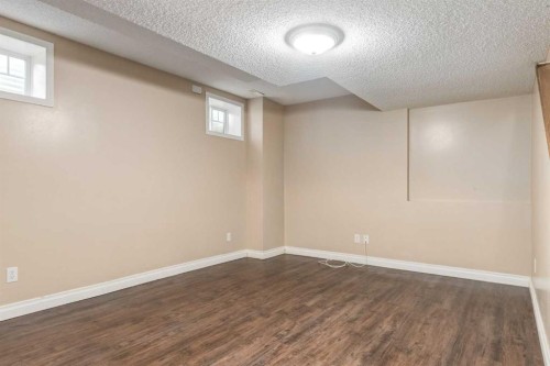 109 Hidden Creek Gardens Nw, Calgary, AB 