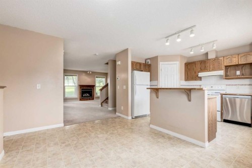 109 Hidden Creek Gardens Nw, Calgary, AB 