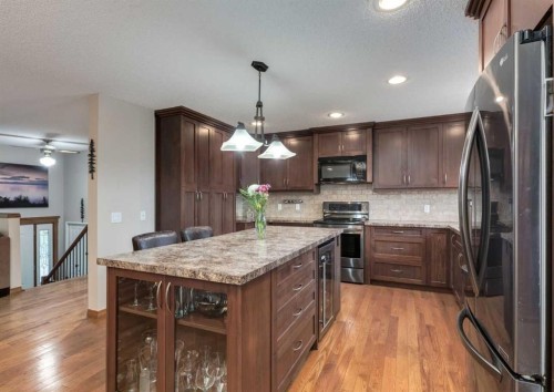 99 Silver Brook Drive Nw, Calgary, AB 
