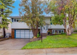 99 Silver Brook Drive NW Calgary, AB T3B 3H6