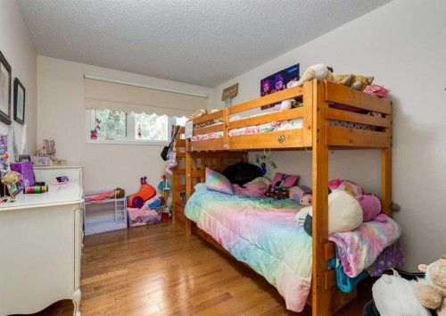 99 Silver Brook Drive Nw, Calgary, AB 