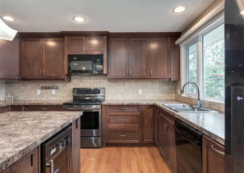 99 Silver Brook Drive Nw, Calgary, AB 