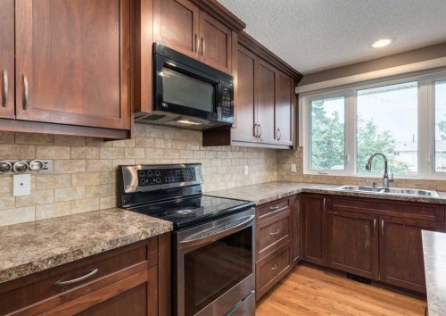 99 Silver Brook Drive Nw, Calgary, AB 