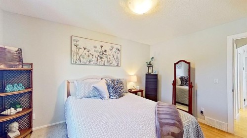 7 Bridlecrest Boulevard Sw, Calgary, AB 