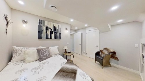 7 Bridlecrest Boulevard Sw, Calgary, AB 