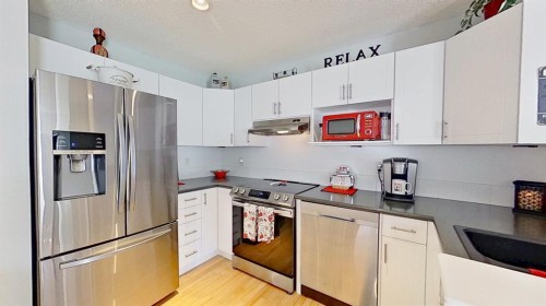 7 Bridlecrest Boulevard Sw, Calgary, AB 