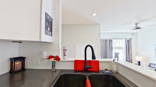 7 Bridlecrest Boulevard Sw, Calgary, AB 