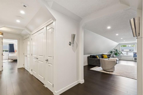 16 Varsdale Place Nw, Calgary, AB 
