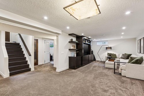 16 Varsdale Place Nw, Calgary, AB 