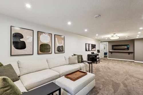 16 Varsdale Place Nw, Calgary, AB 