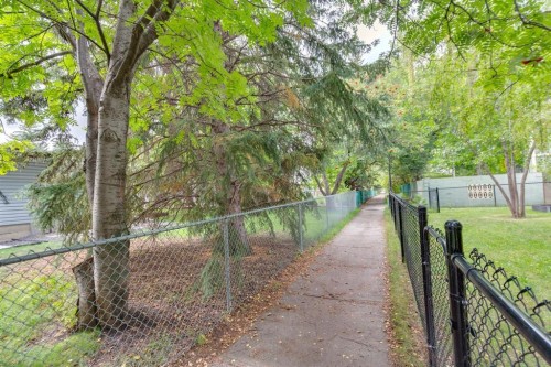 16 Varsdale Place Nw, Calgary, AB 