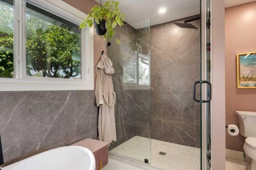 232 Midglen Place Se, Calgary, AB 