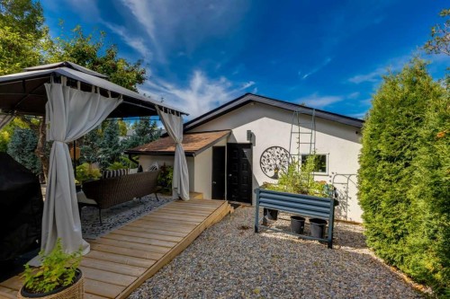 232 Midglen Place Se, Calgary, AB 