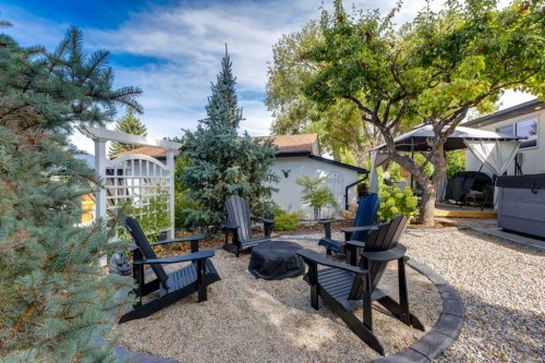 232 Midglen Place Se, Calgary, AB 