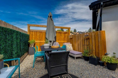232 Midglen Place Se, Calgary, AB 