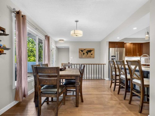 30 Wimbledon Drive Sw, Calgary, AB 